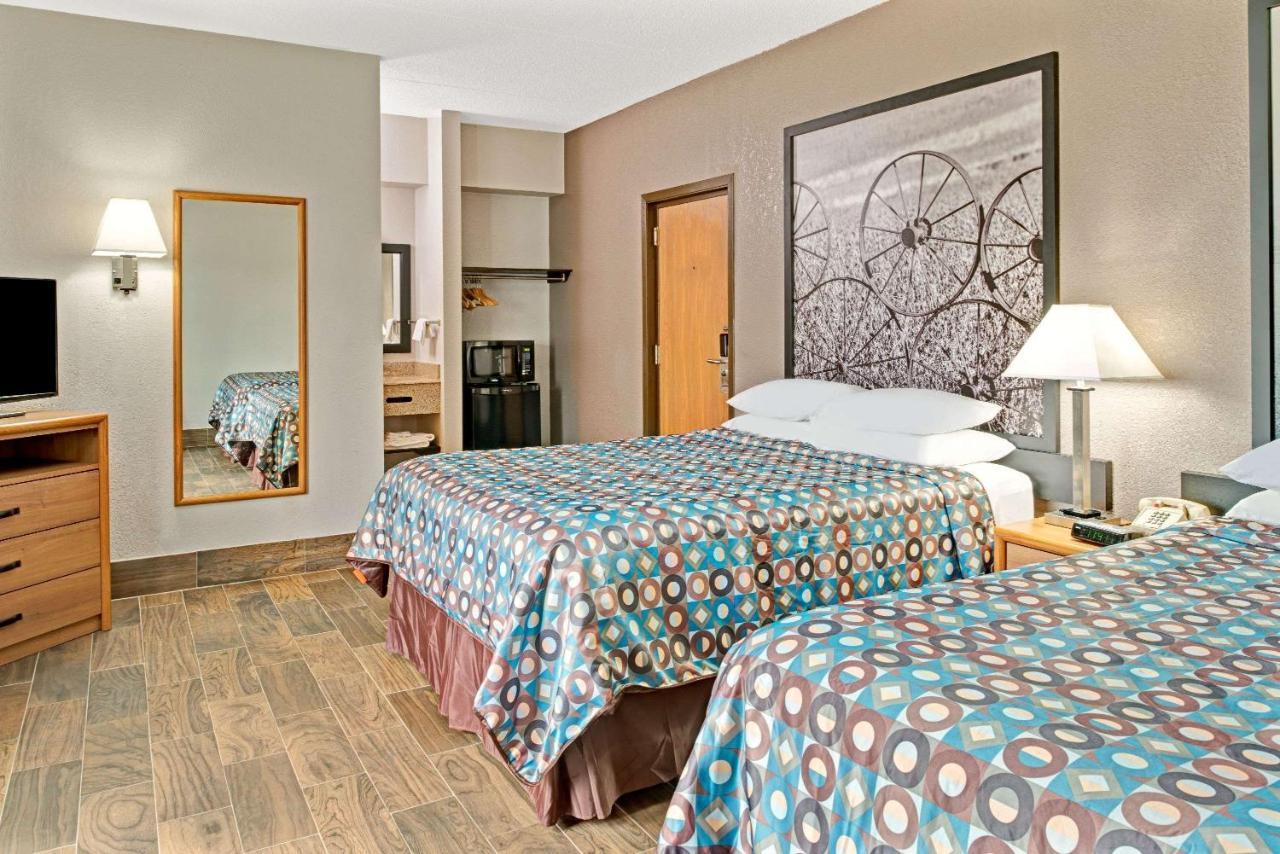 Super 8 By Wyndham Walnut Hotell Eksteriør bilde